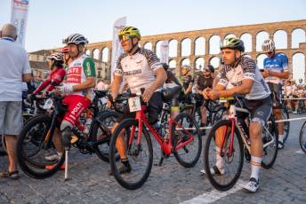 Fotogalería Inicio 30 Marcha Ciclodeportiva Pedro Delgado "La Perico" 22 Inicio 30 Marcha Ciclodeportiva Pedro Delgado La Perico - Héctor Criado