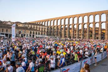Fotogalería Inicio 30 Marcha Ciclodeportiva Pedro Delgado "La Perico" 24 Inicio 30 Marcha Ciclodeportiva Pedro Delgado La Perico - Héctor Criado