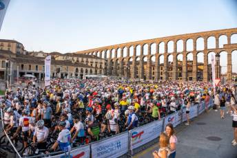Fotogalería Inicio 30 Marcha Ciclodeportiva Pedro Delgado "La Perico" 25 Inicio 30 Marcha Ciclodeportiva Pedro Delgado La Perico - Héctor Criado