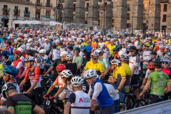 Fotogalería Inicio 30 Marcha Ciclodeportiva Pedro Delgado "La Perico" 27 Inicio 30 Marcha Ciclodeportiva Pedro Delgado La Perico - Héctor Criado