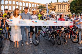 Fotogalería Inicio 30 Marcha Ciclodeportiva Pedro Delgado "La Perico" 33 Inicio 30 Marcha Ciclodeportiva Pedro Delgado La Perico - Héctor Criado