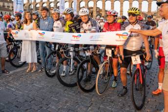 Fotogalería Inicio 30 Marcha Ciclodeportiva Pedro Delgado "La Perico" 34 Inicio 30 Marcha Ciclodeportiva Pedro Delgado La Perico - Héctor Criado