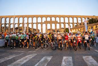 Fotogalería Inicio 30 Marcha Ciclodeportiva Pedro Delgado "La Perico" 35 Inicio 30 Marcha Ciclodeportiva Pedro Delgado La Perico - Héctor Criado