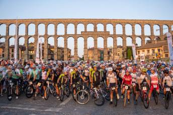 Fotogalería Inicio 30 Marcha Ciclodeportiva Pedro Delgado "La Perico" 36 Inicio 30 Marcha Ciclodeportiva Pedro Delgado La Perico - Héctor Criado