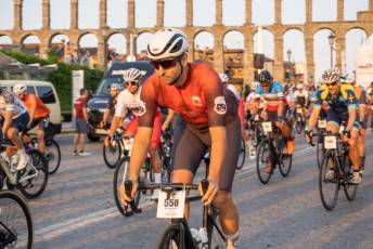 Fotogalería Inicio 30 Marcha Ciclodeportiva Pedro Delgado "La Perico" 48 Inicio 30 Marcha Ciclodeportiva Pedro Delgado La Perico - Héctor Criado