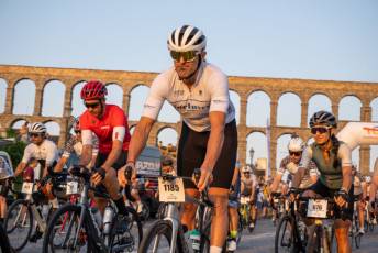 Fotogalería Inicio 30 Marcha Ciclodeportiva Pedro Delgado "La Perico" 51 Inicio 30 Marcha Ciclodeportiva Pedro Delgado La Perico - Héctor Criado
