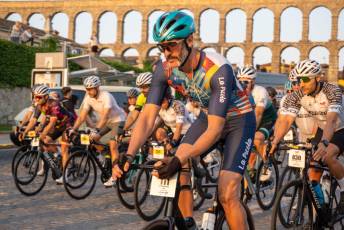 Fotogalería Inicio 30 Marcha Ciclodeportiva Pedro Delgado "La Perico" 53 Inicio 30 Marcha Ciclodeportiva Pedro Delgado La Perico - Héctor Criado
