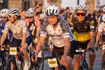 Fotogalería Inicio 30 Marcha Ciclodeportiva Pedro Delgado "La Perico" 54 Inicio 30 Marcha Ciclodeportiva Pedro Delgado La Perico - Héctor Criado