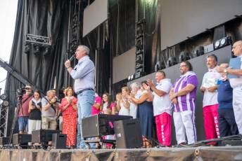 Fotogalería Pregón de Fiestas del Barrio de San Lorenzo 11 Pregón Barrio San Lorenzo - Héctor Criado
