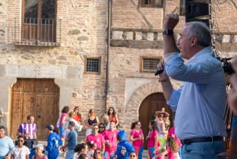 Fotogalería Pregón de Fiestas del Barrio de San Lorenzo 15 Pregón Barrio San Lorenzo - Héctor Criado