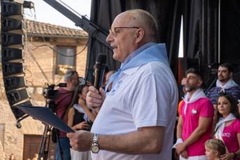 Fotogalería Pregón de Fiestas del Barrio de San Lorenzo 16 Pregón Barrio San Lorenzo - Héctor Criado