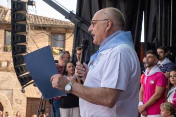 Fotogalería Pregón de Fiestas del Barrio de San Lorenzo 17 Pregón Barrio San Lorenzo - Héctor Criado