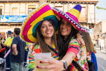 Fotogalería Pregón de Fiestas del Barrio de San Lorenzo 3 Pregón Barrio San Lorenzo - Héctor Criado