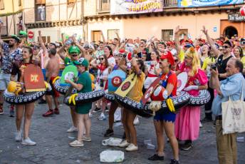 Fotogalería Pregón de Fiestas del Barrio de San Lorenzo 23 Pregón Barrio San Lorenzo - Héctor Criado