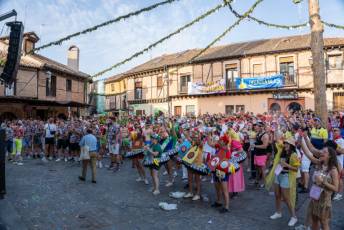 Fotogalería Pregón de Fiestas del Barrio de San Lorenzo 27 Pregón Barrio San Lorenzo - Héctor Criado