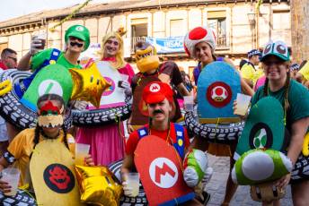 Fotogalería Pregón de Fiestas del Barrio de San Lorenzo 4 Pregón Barrio San Lorenzo - Héctor Criado