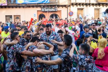 Fotogalería Pregón de Fiestas del Barrio de San Lorenzo 35 Pregón Barrio San Lorenzo - Héctor Criado