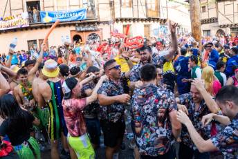 Fotogalería Pregón de Fiestas del Barrio de San Lorenzo 37 Pregón Barrio San Lorenzo - Héctor Criado