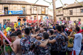 Fotogalería Pregón de Fiestas del Barrio de San Lorenzo 38 Pregón Barrio San Lorenzo - Héctor Criado