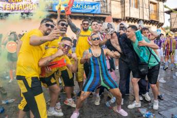 Fotogalería Pregón de Fiestas del Barrio de San Lorenzo 42 Pregón Barrio San Lorenzo - Héctor Criado