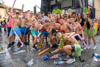 Fotogalería Pregón de Fiestas del Barrio de San Lorenzo 47 Pregón Barrio San Lorenzo - Héctor Criado