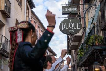 Fotogalería 130º Aniversario Restaurante Casa Duque 37 130º Aniversario Restaurante Casa Duque - Héctor Criado