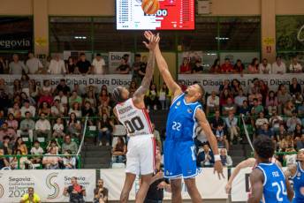 Fotogalería Trofeo de baloncesto “Segovia Ciudad Europea del Deporte”, Real Madrid vs Casademont Zaragoza 12 Baloncesto Real Madrid vs Casademont Zaragoza - Héctor Criado