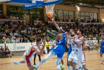 Fotogalería Trofeo de baloncesto “Segovia Ciudad Europea del Deporte”, Real Madrid vs Casademont Zaragoza 19 Baloncesto Real Madrid vs Casademont Zaragoza - Héctor Criado