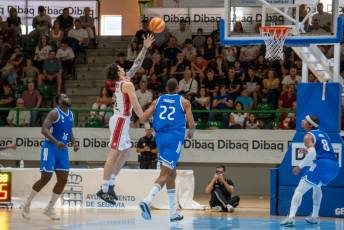 Fotogalería Trofeo de baloncesto “Segovia Ciudad Europea del Deporte”, Real Madrid vs Casademont Zaragoza 21 Baloncesto Real Madrid vs Casademont Zaragoza - Héctor Criado