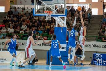 Fotogalería Trofeo de baloncesto “Segovia Ciudad Europea del Deporte”, Real Madrid vs Casademont Zaragoza 24 Baloncesto Real Madrid vs Casademont Zaragoza - Héctor Criado