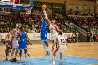 Fotogalería Trofeo de baloncesto “Segovia Ciudad Europea del Deporte”, Real Madrid vs Casademont Zaragoza 27 Baloncesto Real Madrid vs Casademont Zaragoza - Héctor Criado