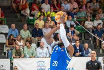 Fotogalería Trofeo de baloncesto “Segovia Ciudad Europea del Deporte”, Real Madrid vs Casademont Zaragoza 28 Baloncesto Real Madrid vs Casademont Zaragoza - Héctor Criado