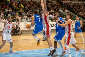 Fotogalería Trofeo de baloncesto “Segovia Ciudad Europea del Deporte”, Real Madrid vs Casademont Zaragoza 33 Baloncesto Real Madrid vs Casademont Zaragoza - Héctor Criado