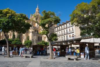 Fotogalería Inauguración de la Feria de la Mujer Rural 'Pronatura' 2 Inauguración de la Feria de la Mujer Rural Pronatura - Héctor Criado