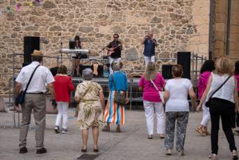 Fotogalería Limonada y tajada en el barrio del Salvador 21 Limonada con Tajada Fiestas del Salvador - Héctor Criado