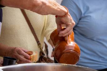 Fotogalería Limonada y tajada en el barrio del Salvador 29 Limonada con Tajada Fiestas del Salvador - Héctor Criado
