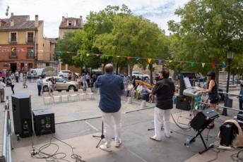 Fotogalería Limonada y tajada en el barrio del Salvador 8 Limonada con Tajada Fiestas del Salvador - Héctor Criado