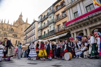 Fotogalería XXX Muestra Folklórica Andrés Laguna 18 Muestra folklórica Andrés Laguna - Héctor Criado