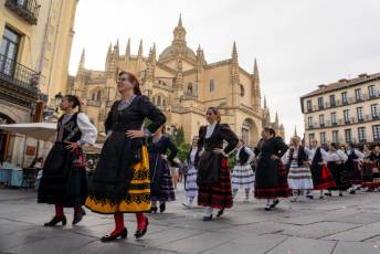 Fotogalería XXX Muestra Folklórica Andrés Laguna 25 Muestra folklórica Andrés Laguna - Héctor Criado