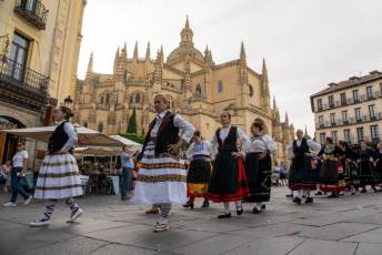 Fotogalería XXX Muestra Folklórica Andrés Laguna 26 Muestra folklórica Andrés Laguna - Héctor Criado