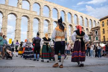 Fotogalería XXX Muestra Folklórica Andrés Laguna 52 Muestra folklórica Andrés Laguna - Héctor Criado