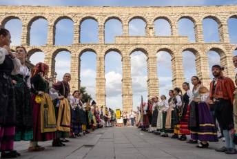 Fotogalería XXX Muestra Folklórica Andrés Laguna 54 Muestra folklórica Andrés Laguna - Héctor Criado