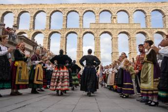 Fotogalería XXX Muestra Folklórica Andrés Laguna 58 Muestra folklórica Andrés Laguna - Héctor Criado