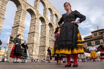 Fotogalería XXX Muestra Folklórica Andrés Laguna 61 Muestra folklórica Andrés Laguna - Héctor Criado