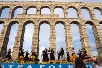 Fotogalería XXX Muestra Folklórica Andrés Laguna 64 Muestra folklórica Andrés Laguna - Héctor Criado