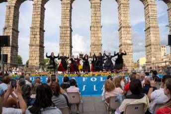 Fotogalería XXX Muestra Folklórica Andrés Laguna 65 Muestra folklórica Andrés Laguna - Héctor Criado