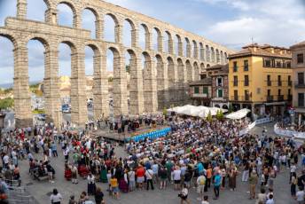Fotogalería XXX Muestra Folklórica Andrés Laguna 68 Muestra folklórica Andrés Laguna - Héctor Criado