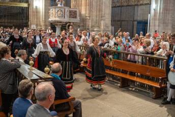 Fotogalería Ofrenda de Frutos a la Virgen de la Fuencisla 44 Ofrenda de Frutos a la Virgen de la Fuencisla - Héctor Criado