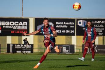 Fotogalería Gimnástica Segoviana VS Coruxo FC 17 Gimnástica Segoviana VS Coruxo FC - Héctor Criado