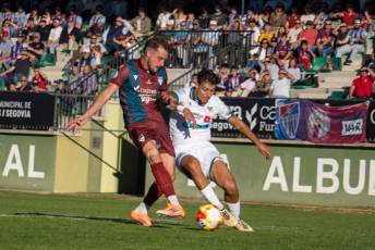 Fotogalería Gimnástica Segoviana VS Coruxo FC 19 Gimnástica Segoviana VS Coruxo FC - Héctor Criado